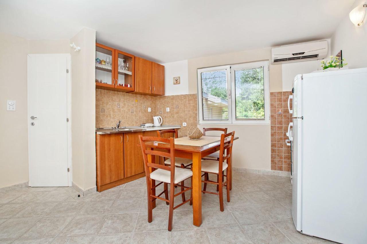 Apartments Villa Popovic Котор Екстер'єр фото