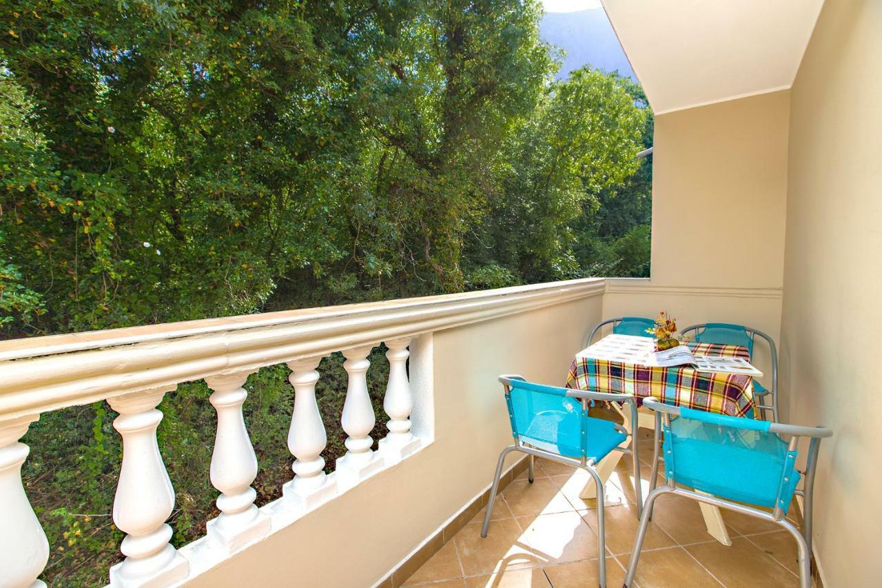 Apartments Villa Popovic Котор Екстер'єр фото