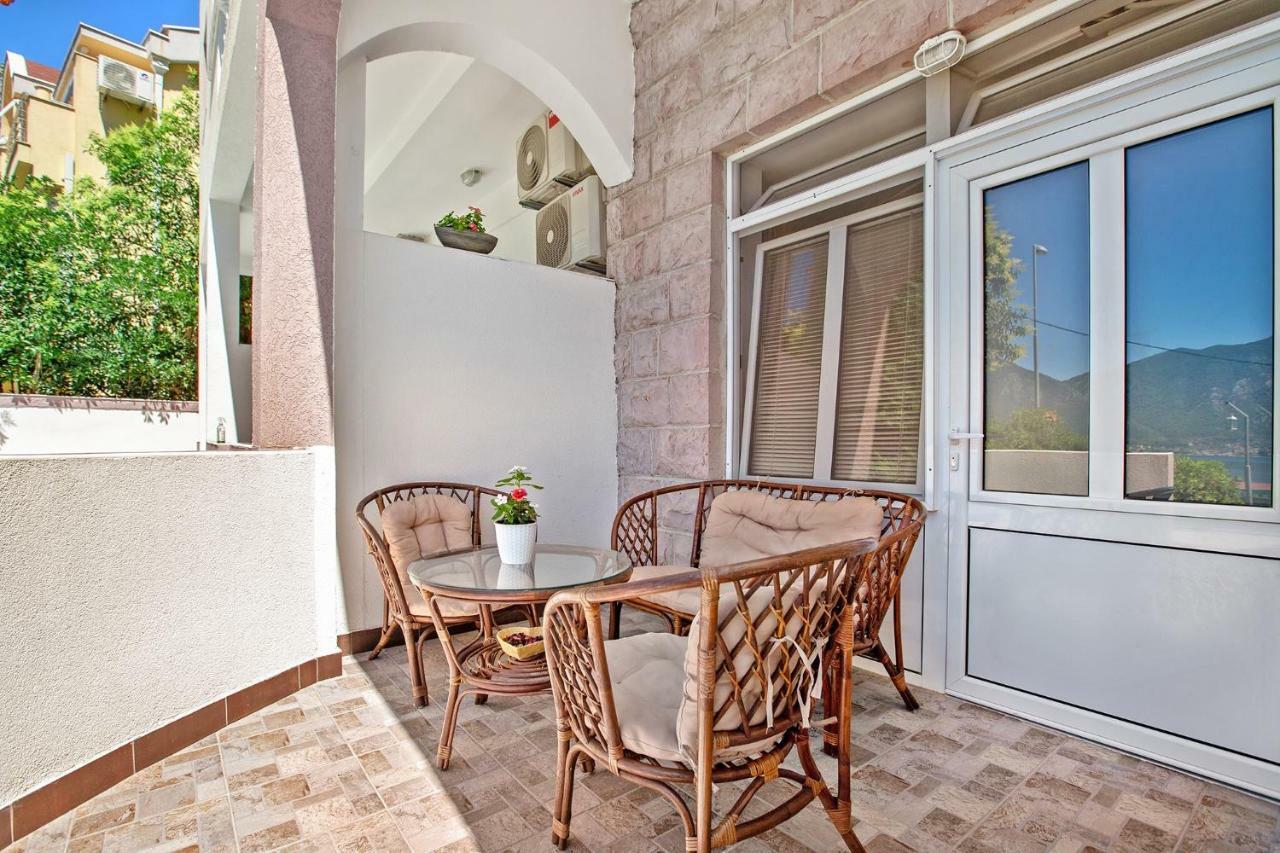 Apartments Villa Popovic Котор Екстер'єр фото