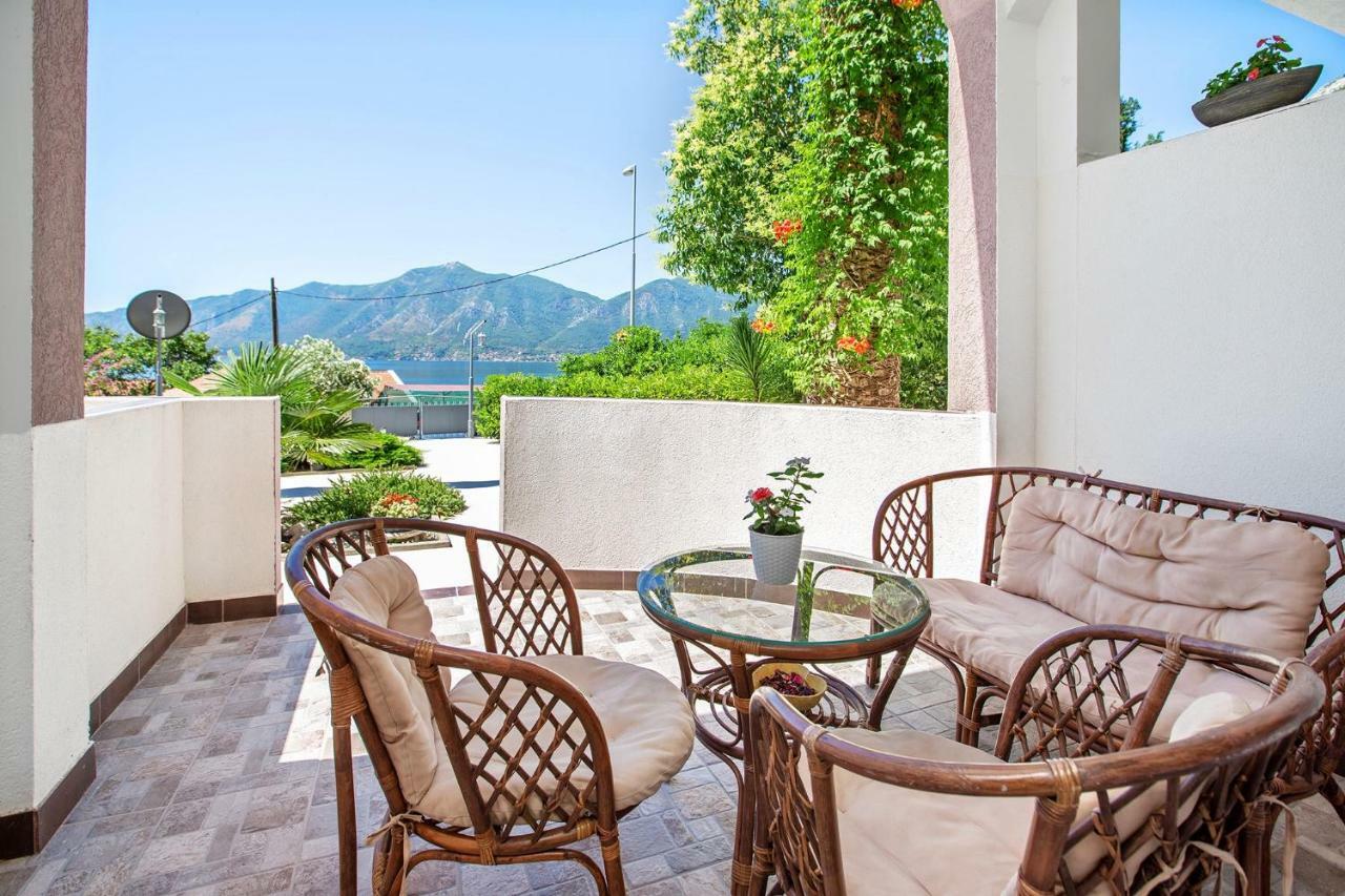 Apartments Villa Popovic Котор Екстер'єр фото