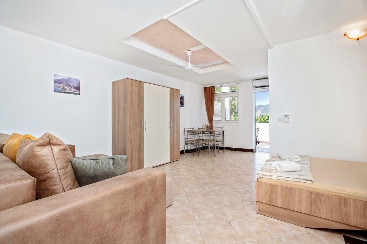Apartments Villa Popovic Котор Екстер'єр фото