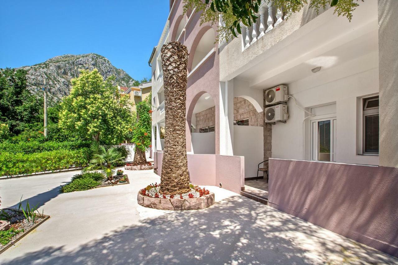 Apartments Villa Popovic Котор Екстер'єр фото